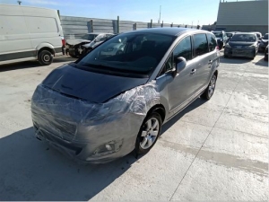 Voiture accidentée : PEUGEOT 5008