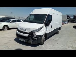 Voiture accidentée : IVECO DAILY
