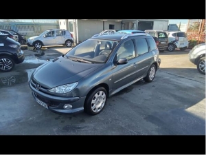 Voiture accidentée : PEUGEOT 206