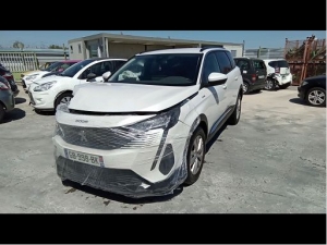 Voiture accidentée : PEUGEOT 5008