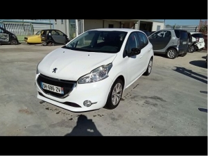 Voiture accidentée : PEUGEOT 208