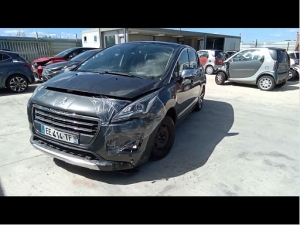 Voiture accidentée : PEUGEOT 3008