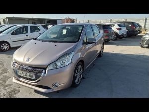 Voiture accidentée : PEUGEOT 208
