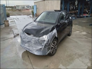Voiture accidentée : PEUGEOT 208