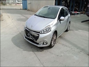 Voiture accidentée : PEUGEOT 208