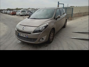 Voiture accidentée : RENAULT GRAND SCENIC