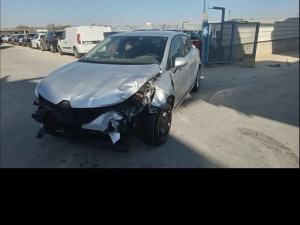 Voiture accidentée : RENAULT CLIO