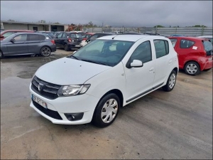 Voiture accidentée : DACIA SANDERO